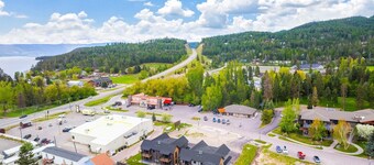 New 2 Bd 2Ba Condo in the heart of Lakeside MT