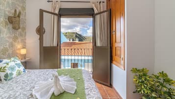 4 chambres, fer et planche à repasser, Wi-Fi gratuit, draps fournis