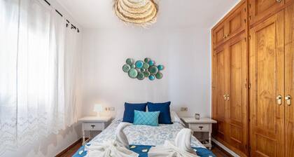 Holiday Home 'La Casa Del Bosque' with Mountain View, Balcony and Wi-Fi