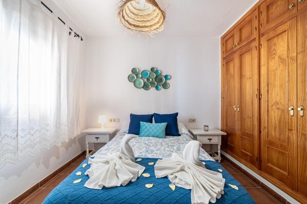 4 slaapkamers, een strijkplank/strijkijzer, gratis wifi, beddengoed