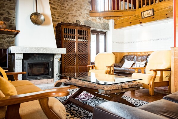 TV, fireplace, DVD player, stereo