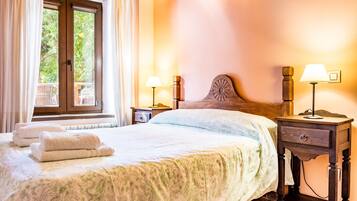 6 bedrooms, free WiFi, bed sheets