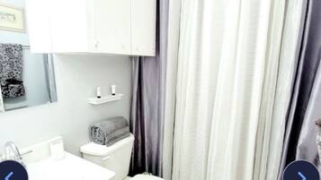 Amenidades de baño ecológicas, secadora de cabello, toallas, jabón