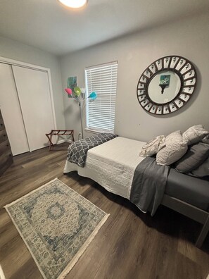 2 bedrooms, desk, iron/ironing board, free WiFi