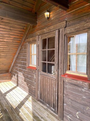 Exterior detail - Chalet 'Sossego Serra Da Estrela' with Balcony, Wi-Fi and Air Conditioning (Cortes do Meio)