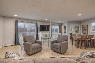 Cozy 2-bedroom condo in charming Wasilla with WiFi