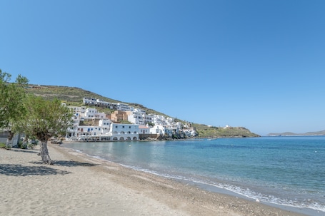 Beach nearby. Studio Apartment 'Mouria C' with Sea View, Wi-Fi and Air Conditioning