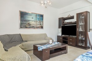 Televisión y chimenea 