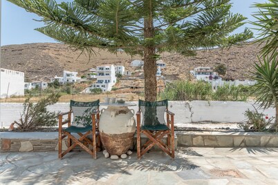 Studio Apartment 'Mouria  A' with Sea View, Wi-Fi and Air Conditioning