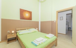 2 habitaciones, tabla de planchar con plancha y wifi gratis 