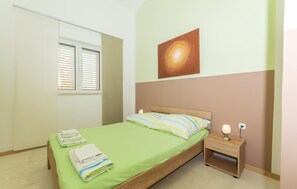 2 bedrooms, iron/ironing board, free WiFi, bed sheets - Nice apartment in Lukovo with house sea view (Lukovo)
