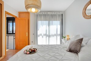 3 chambres, fer et planche à repasser, Wi-Fi gratuit, draps fournis