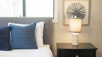 4 bedrooms, desk, iron/ironing board, travel crib