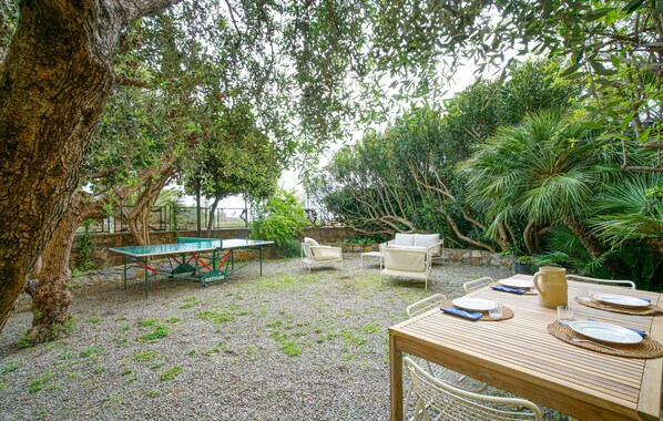Outdoor dining - Nice home in Ventimiglia (Ventimiglia)