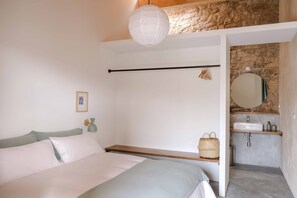 3 bedrooms, free WiFi, bed sheets - Holiday Home 'Comalats' with Private Pool, Private Terrace and Wi-Fi (Montoliu De Segarra)