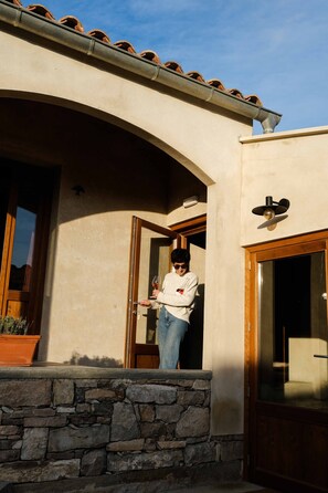 Exterior detail - Holiday Home 'Comalats' with Private Pool, Private Terrace and Wi-Fi (Montoliu De Segarra)