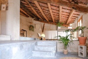 Interior - Holiday Home 'Comalats' with Private Pool, Private Terrace and Wi-Fi (Montoliu De Segarra)