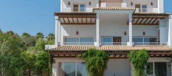 Villa 'Índigo' with Mountain Views, Wi-Fi, and Air Conditioning