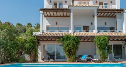 Villa 'Índigo' with Mountain Views, Wi-Fi, and Air Conditioning