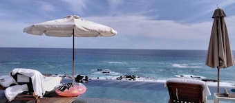 Ocean view beach suite