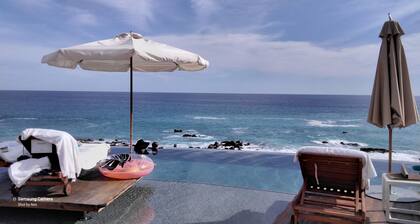 Ocean view beach suite