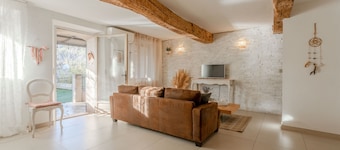 Sainte-Maxime House: Private Terrace, Wi-Fi, and Air Conditioning