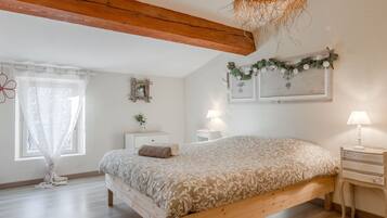 4 habitaciones, tabla de planchar con plancha y wifi gratis