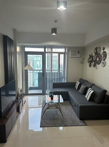 Luxury minimalist in the heart of Cubao