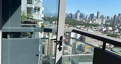 Luxury minimalist in the heart of Cubao