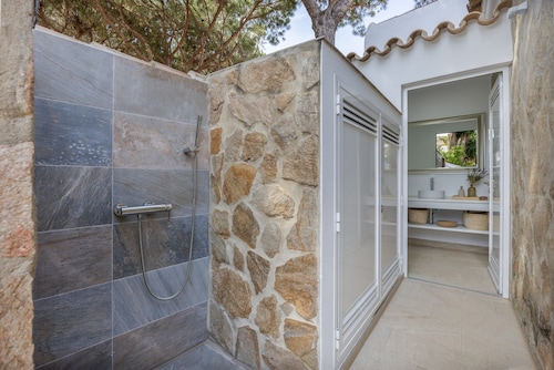 Holiday Home 'Chalet Con Piscina' with Private Pool, Wi-Fi and Air Conditioning