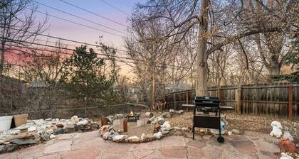 4BR Family Home | 2 King Beds | Firepit | BBQ | Fenced Yard