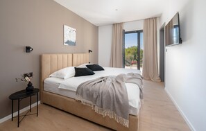 4 Schlafzimmer, Zimmersafe, Bügeleisen/Bügelbrett, Reisekinderbett