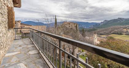 Country House 'Sisquet' with Mountain View, Private Terrace and Wi-Fi
