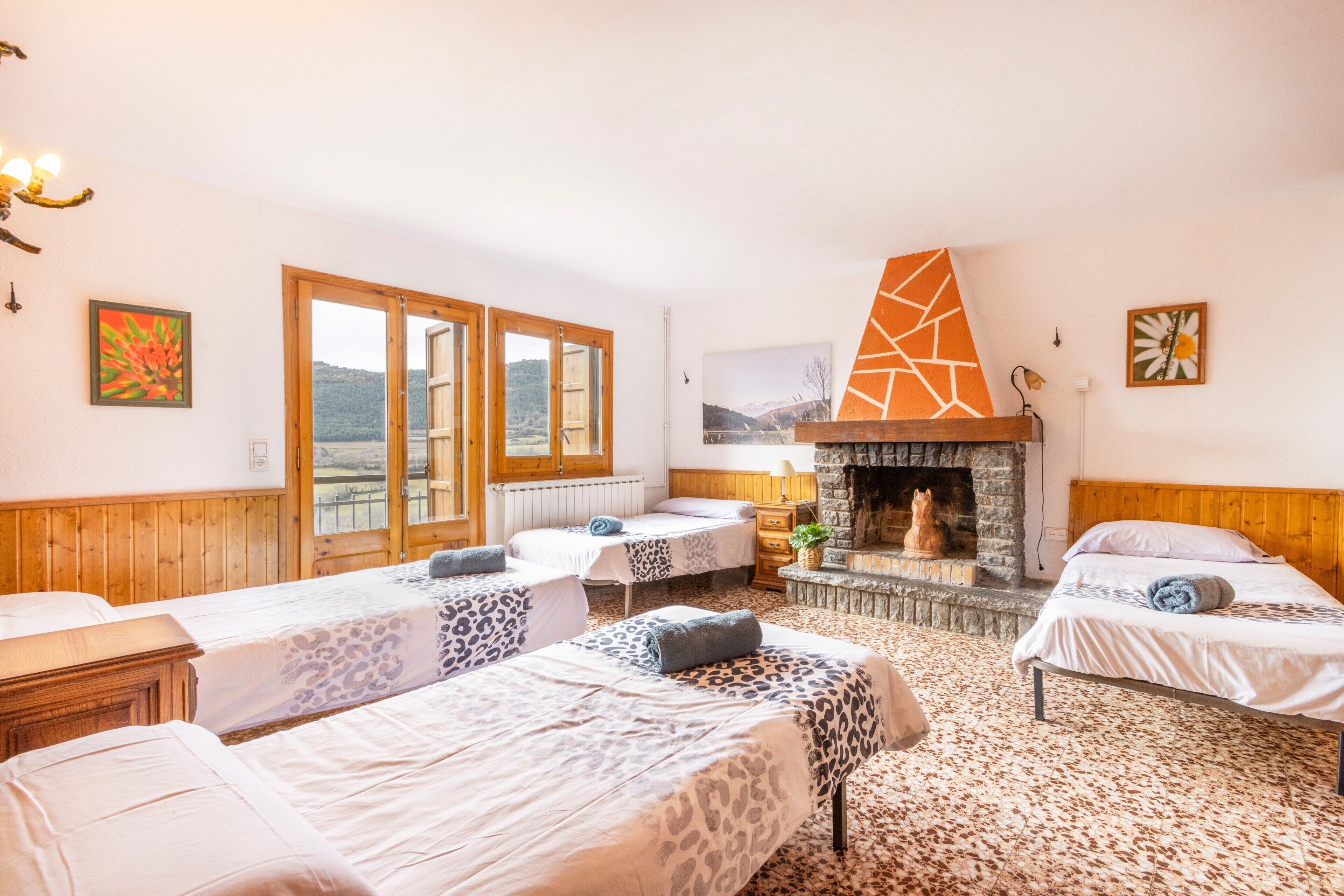 7 bedrooms, free WiFi, bed sheets