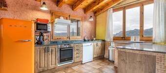 Maison de campagne "Sisquet" avec vue sur les montagnes, terrasse privée et Wi-Fi
