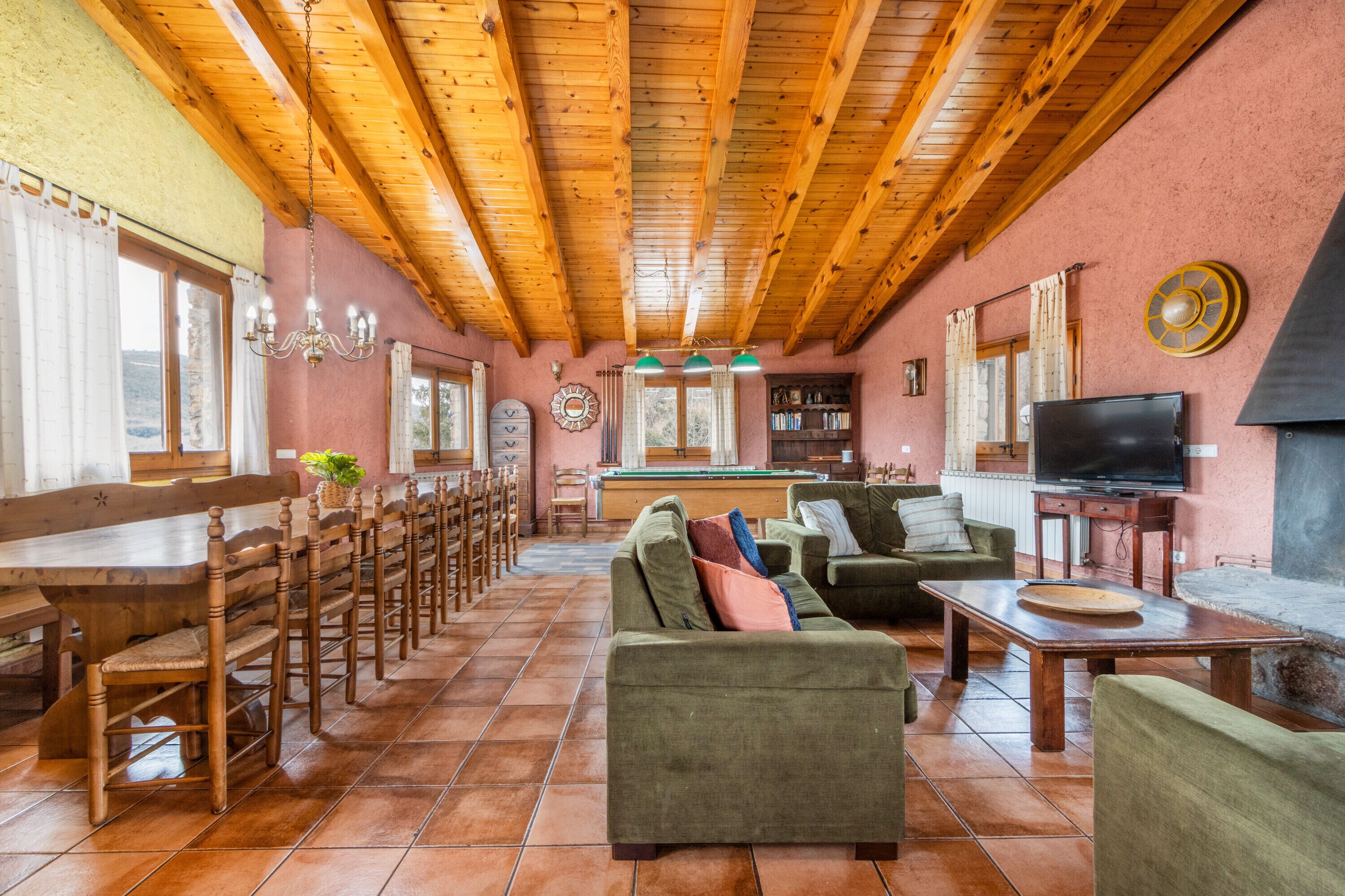 Télévision, cheminée