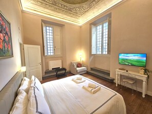 4 habitaciones, tabla de planchar con plancha y wifi gratis 