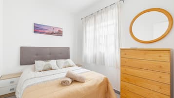 2 bedrooms, iron/ironing board, free WiFi, bed sheets