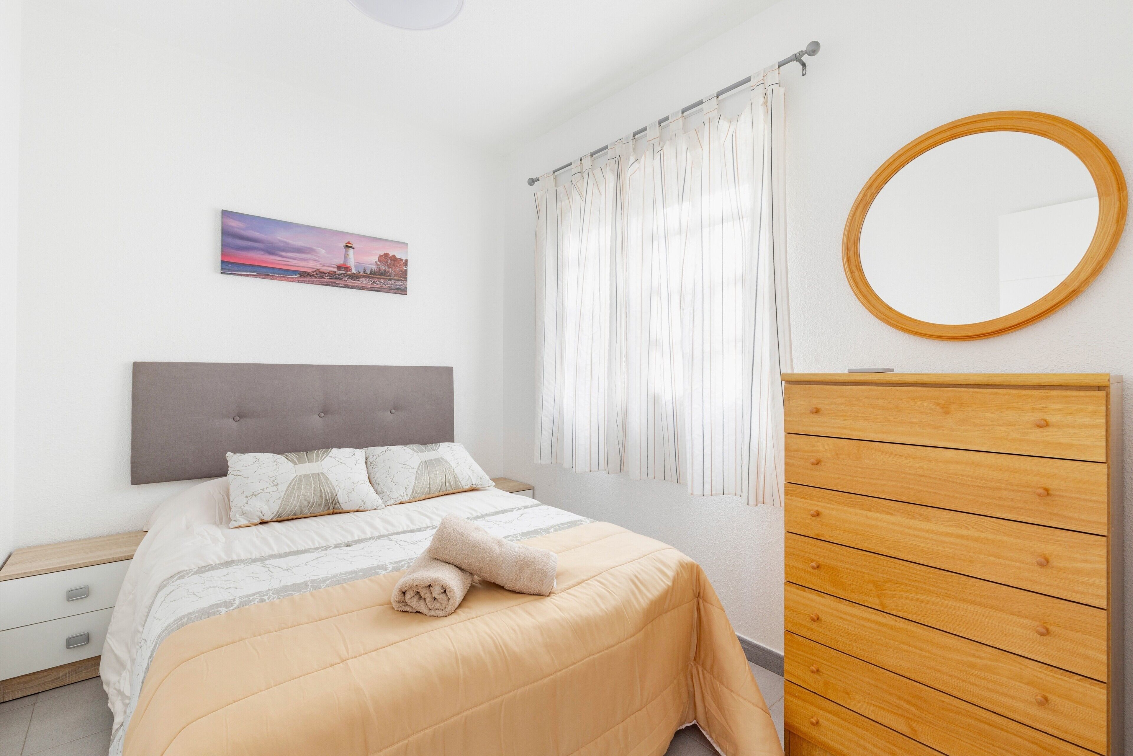 2 slaapkamers, een strijkplank/strijkijzer, gratis wifi, beddengoed