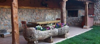 Maison de campagne "Los Barruecos" avec vue sur les montagnes, terrasse partagée et Wi-Fi
