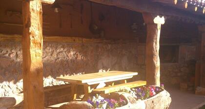 Country House 'Los Barruecos' with Mountain View, Shared Terrace and Wi-Fi