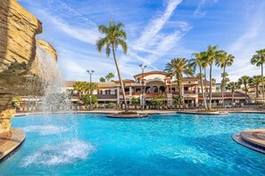 Piscine extérieure, piscine chauffée