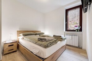 2 bedrooms, iron/ironing board, free WiFi, bed sheets - Apartment 'Casa Mia' with Mountain View, Private Garden and Wi-Fi (Prada)