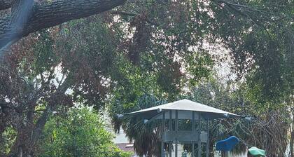 St Pete Historic Uptown Prime Location Studio