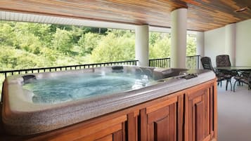 Bain à remous extérieur