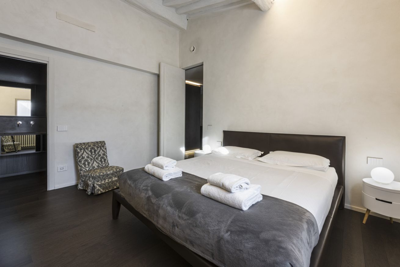 3 chambres, fer et planche à repasser, Wi-Fi, draps fournis