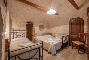 7 bedrooms, iron/ironing board, travel cot, WiFi