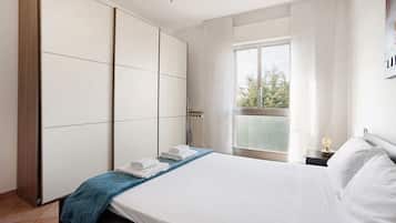 2 bedrooms, iron/ironing board, free WiFi, bed sheets