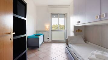 2 Schlafzimmer, BĂŒgeleisen/BĂŒgelbrett, kostenloses WLAN, BettwĂ€sche