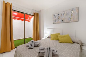 1 bedroom, iron/ironing board, free WiFi, bed sheets - Vacaciones 'El Tute' with Private Terrace, Balcony and Wi-Fi (Bajamar)